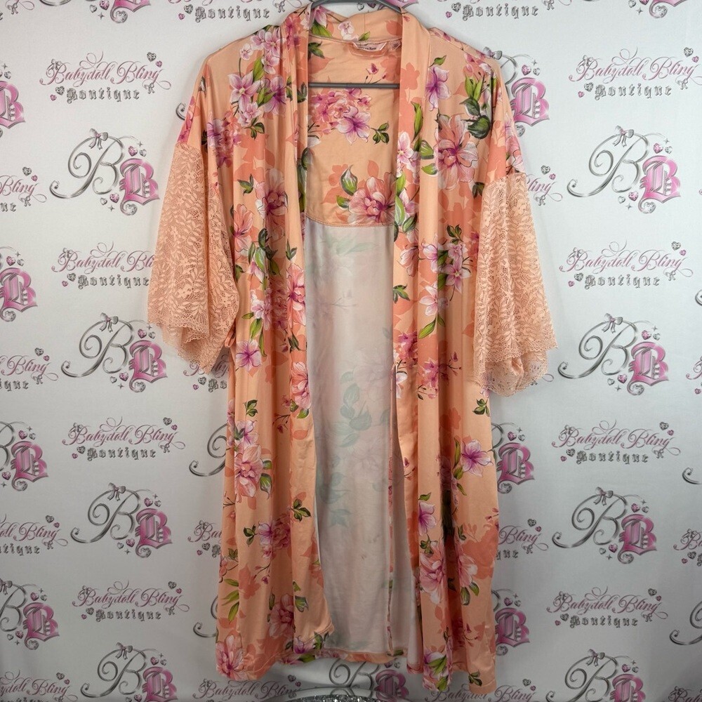 La Vie En Rose robe lace sleeves flowers Floral Kimono Robe - Peach and Pink